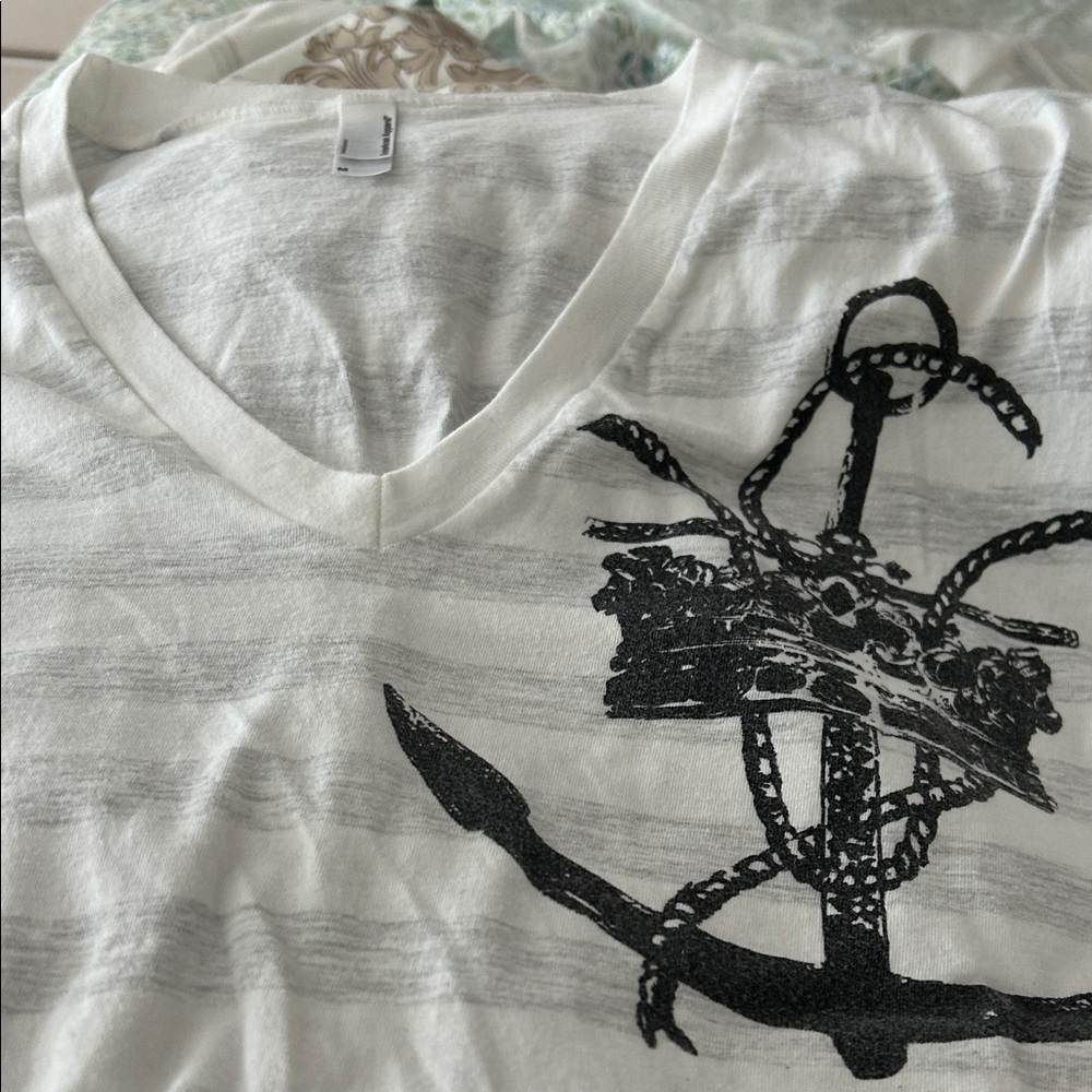 EUC MENS V-Neck T-Shirt w/ Black Anchor Designer Stripes and Short Sleeves
